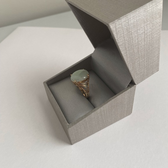 10K Real Gold - Jade Ring - Picture 5 of 16